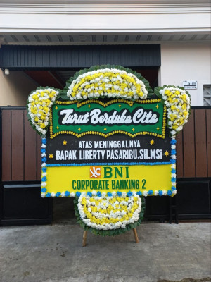 Papan Bunga Duka di Teluk Keramat